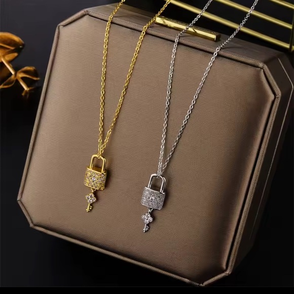 Golden Key Lock Crystal Necklace - Picture 2 of 5